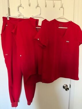 FIGS Winning Red Catarina, Rafaela (small) and Zamora Jogger Pants